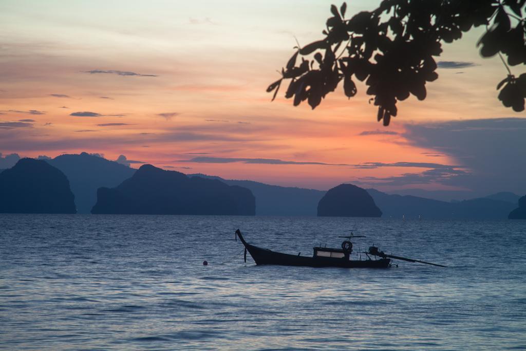 เกาะยาว ไอส์แลนด์ รีสอร์ท  เกาะยาวน้อย ภายนอก รูปภาพ